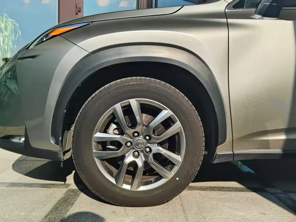 Lexus NX — миниатюра 5