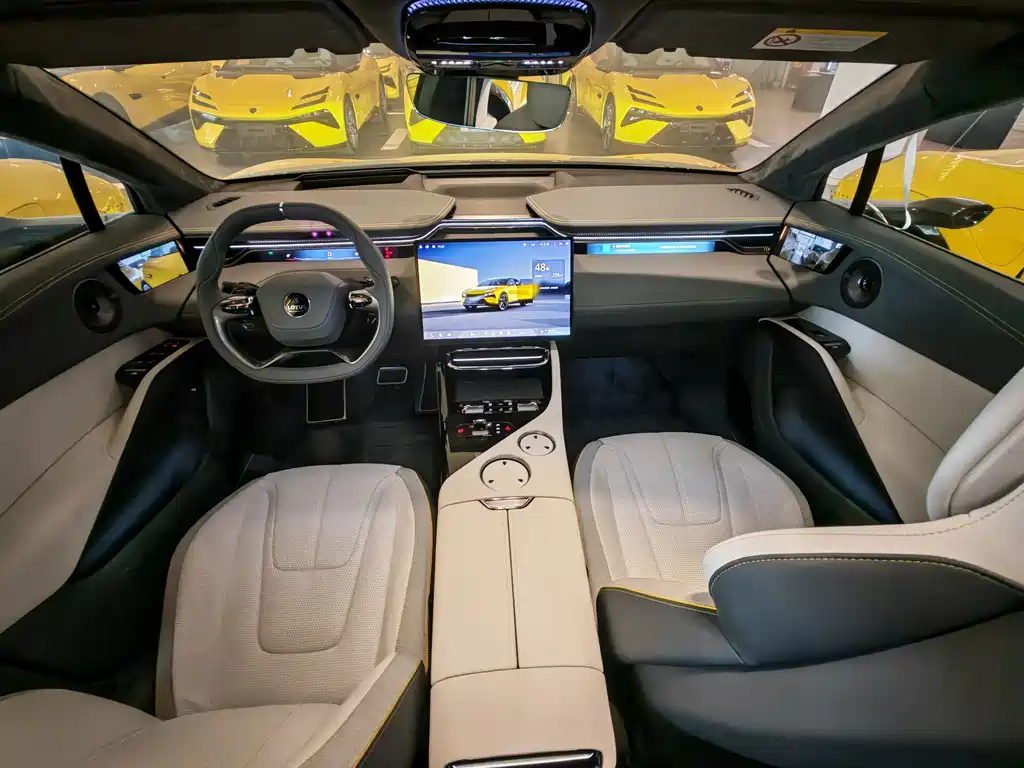 Lotus Eletre 2025 600 Luxury