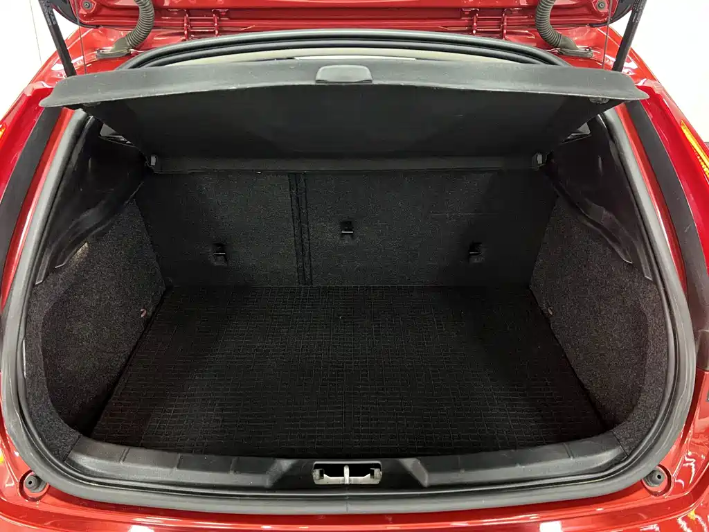 Volvo V40 — миниатюра 14