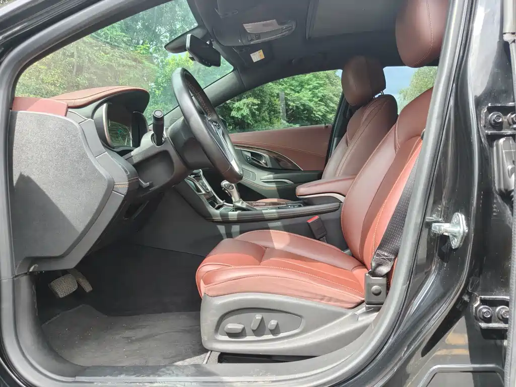 Buick LaCrosse — миниатюра 4