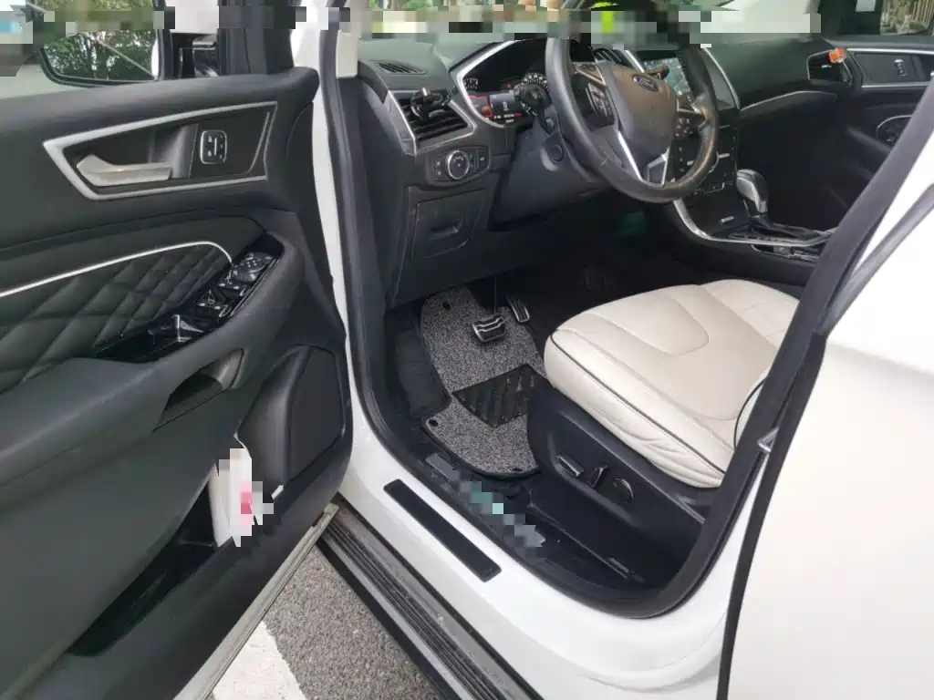 Ford Edge — миниатюра 12