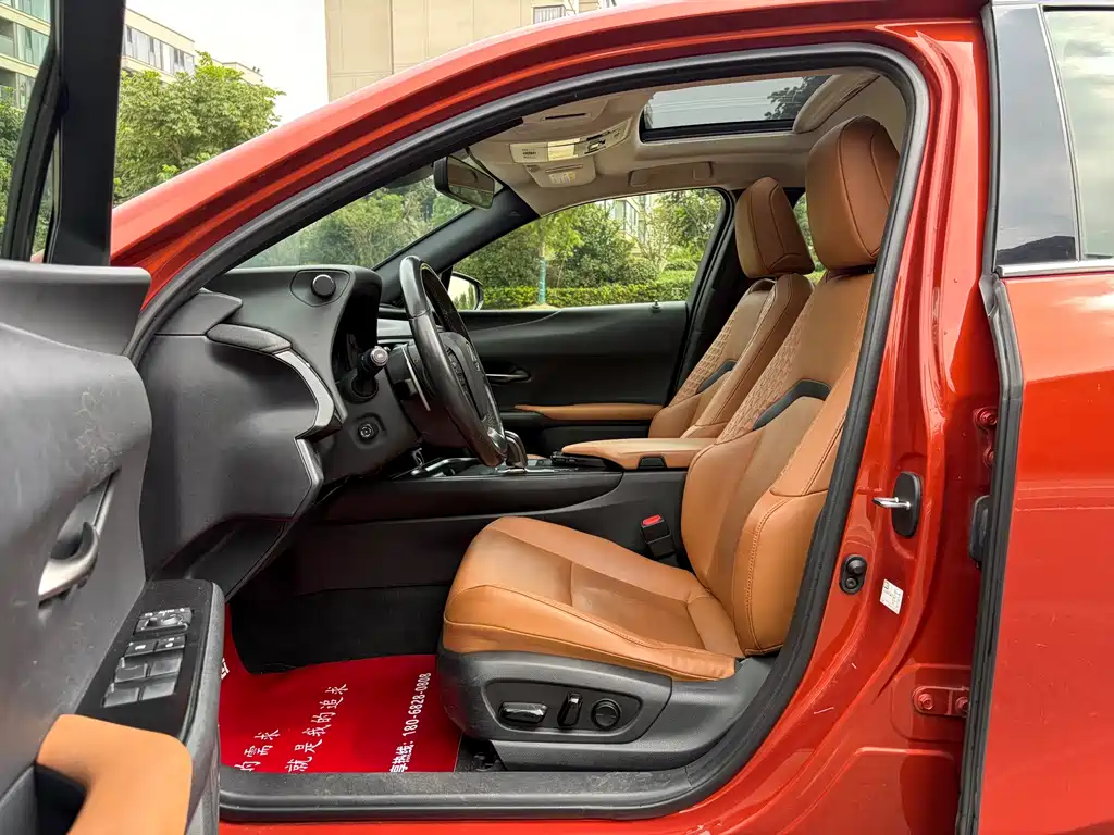 Lexus UX New Energy — миниатюра 5