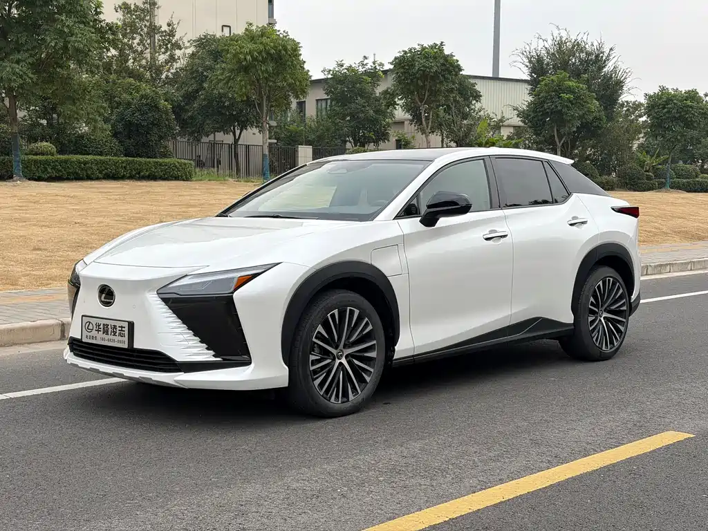 Lexus RZ