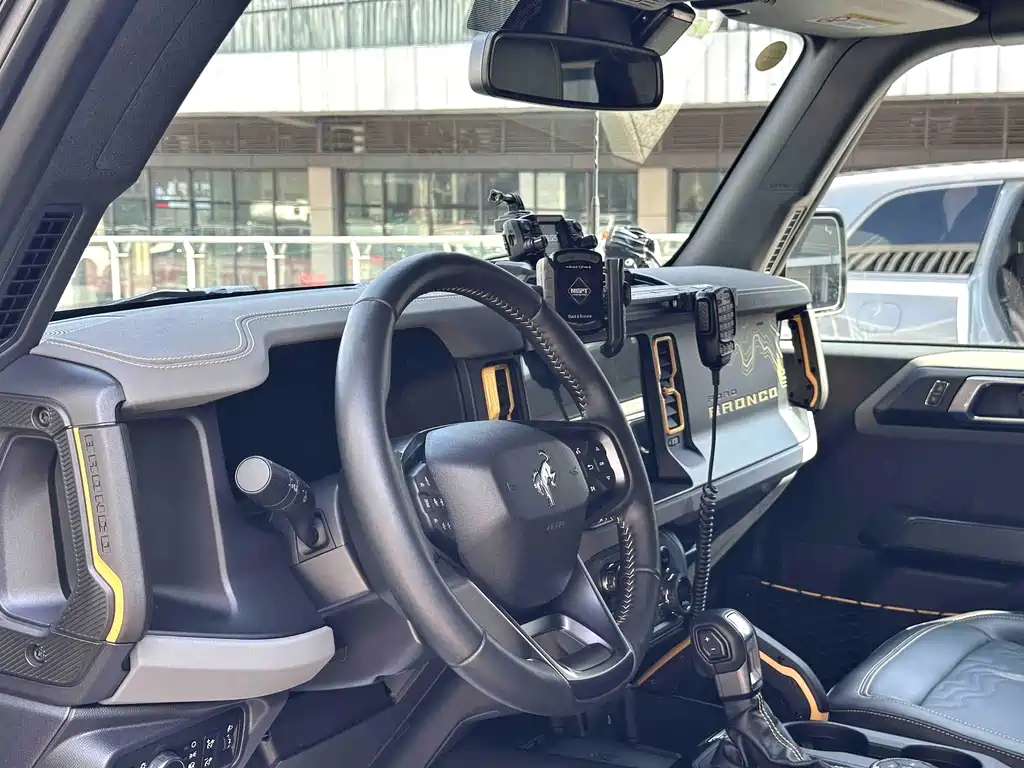 Ford Bronco — миниатюра 6