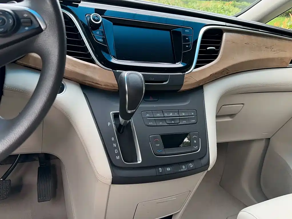 Buick GL8 2017 ES 28T Comfort V