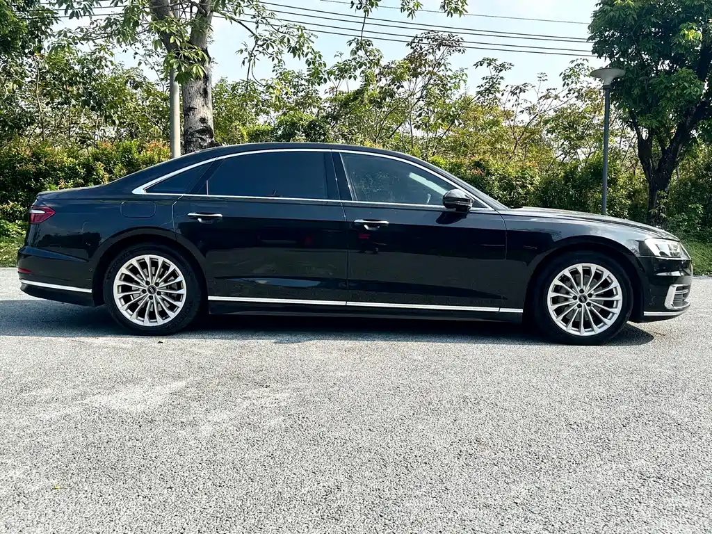 Audi A8 — миниатюра 7