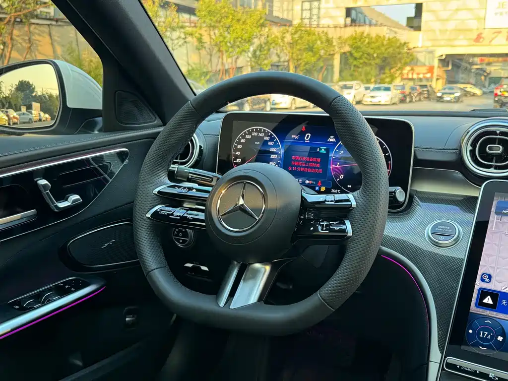 Mercedes-Benz C-Class — миниатюра 6