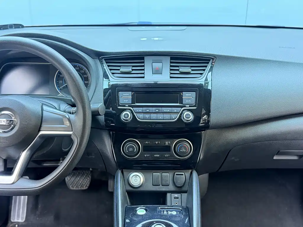 Nissan Sylphy EV — миниатюра 8