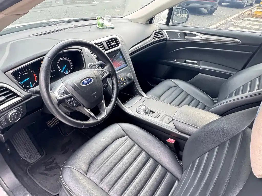 Ford Mondeo — миниатюра 8