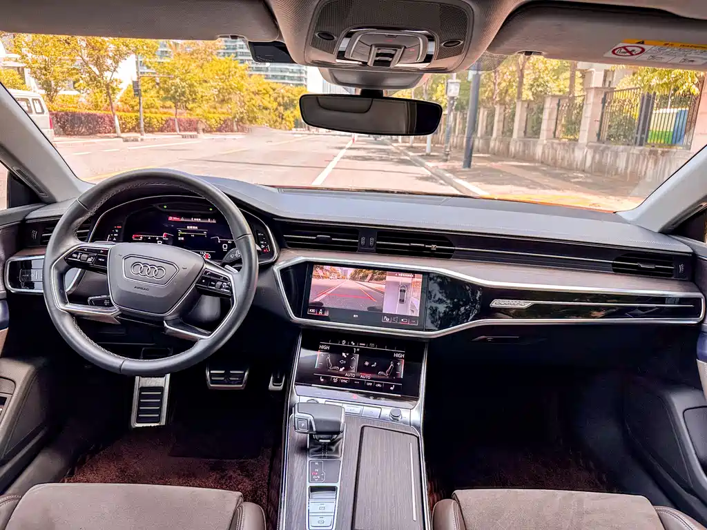 Audi A7L 2022 55 TFSI quattro S-line