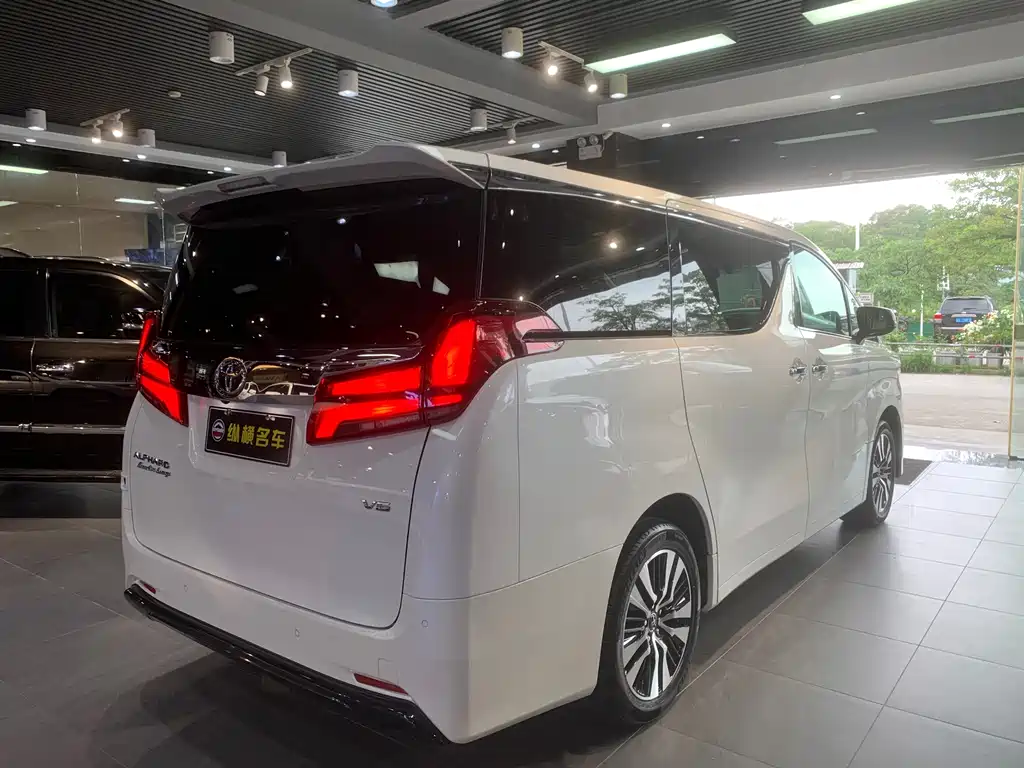 Toyota Alphard 2018 3.5L Luxury