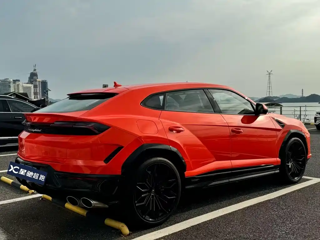 Lamborghini Urus SE — фотографии объявления, Фото 5