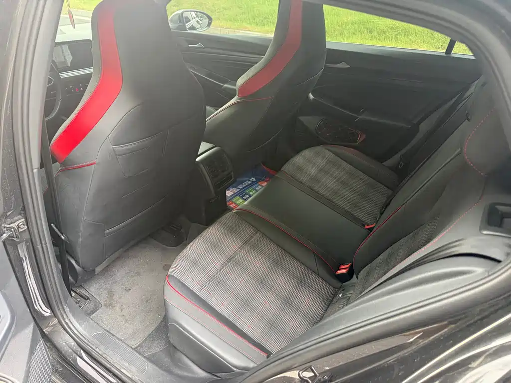 Volkswagen Golf GTI — миниатюра 5