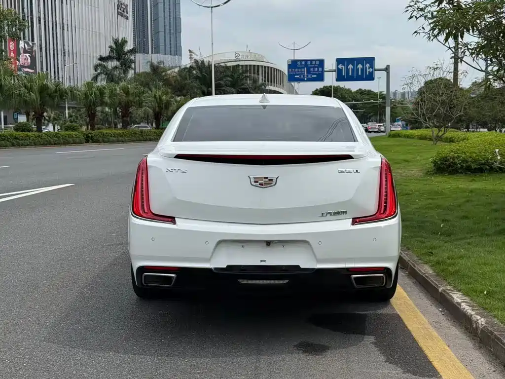 Cadillac XTS 2018 28T