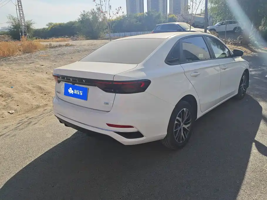 Geely Emgrand — миниатюра 3