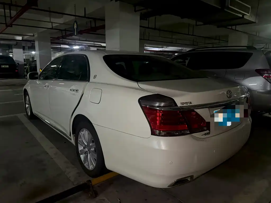 Toyota Crown 2012 2.5L Royal