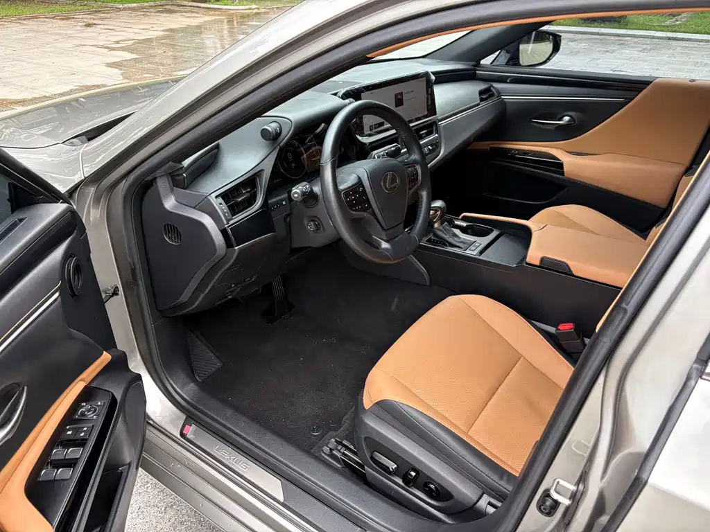 Lexus ES 2022 300h