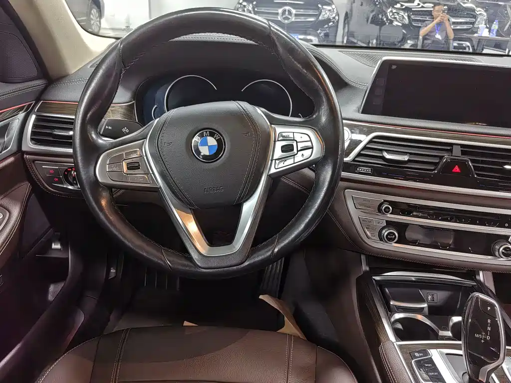 BMW 7 Series 7 2018 730Li Lead