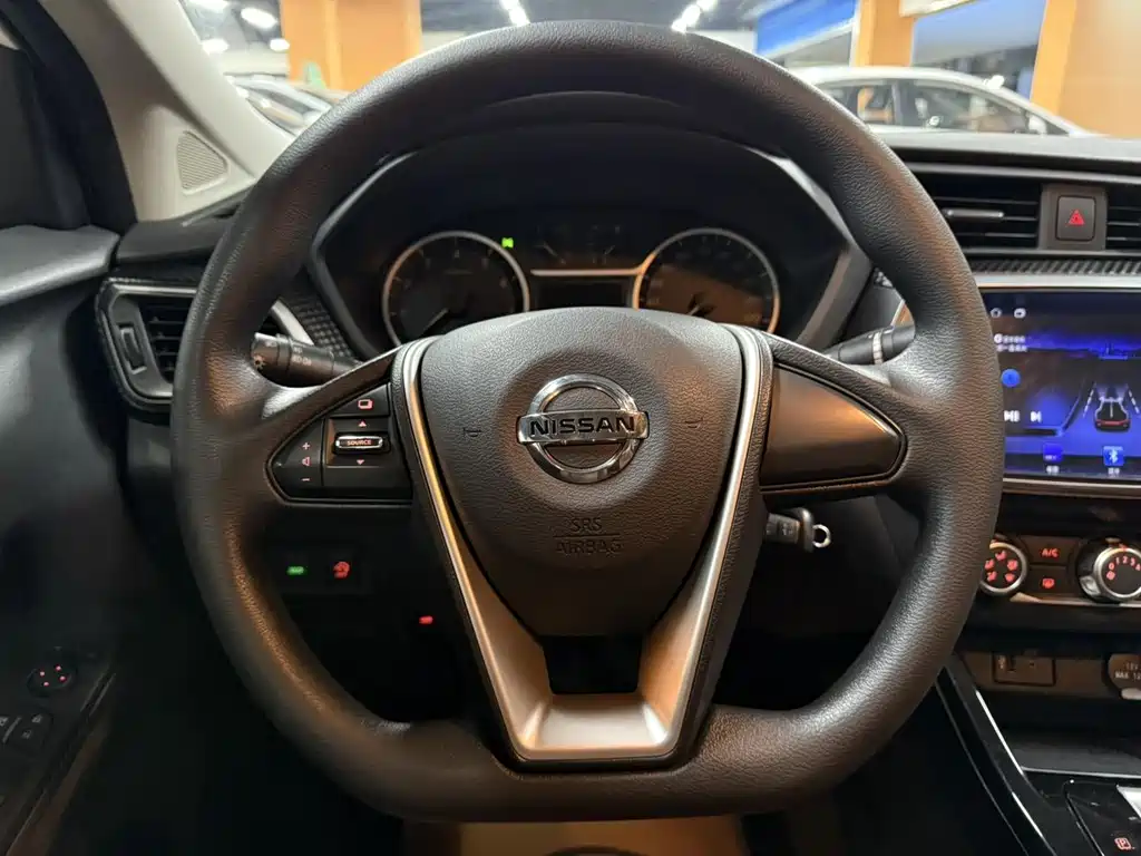 Nissan Bluebird - фото 10