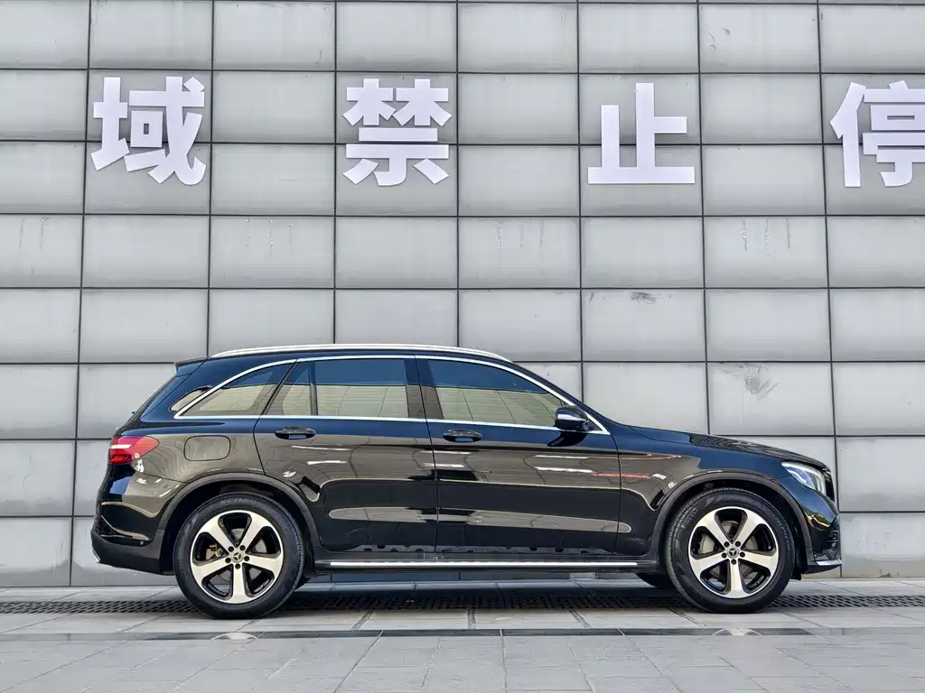 Mercedes-Benz GLC 2018 GLC 260 4MATIC Luxury