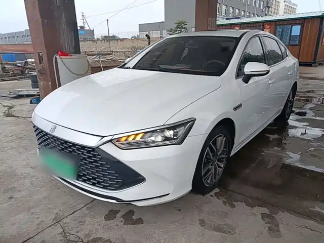 2022 BYD Qin