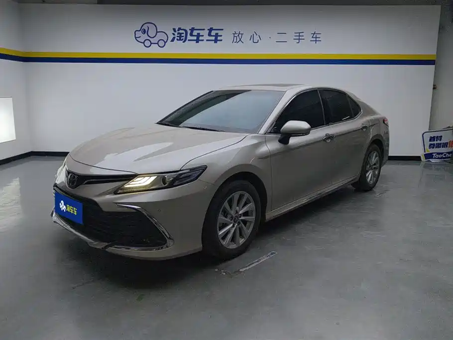 TOYOTA CAMRY