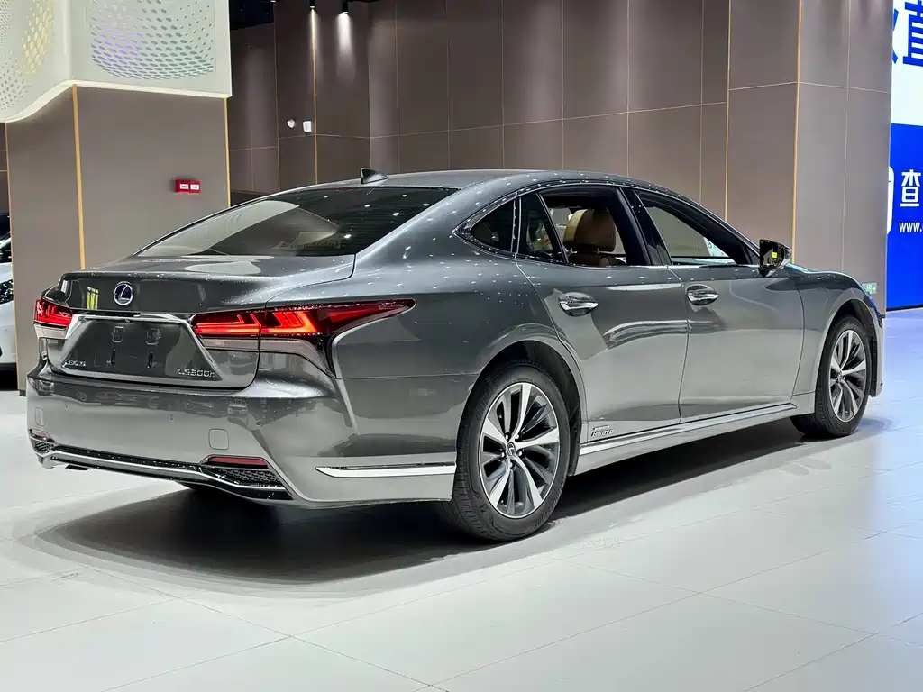 Lexus LS 2021 500h