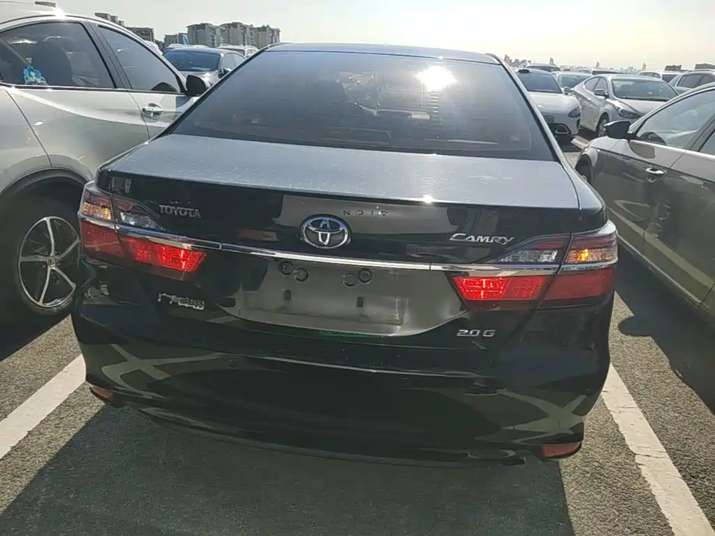 Toyota Camry 2015 2.0G Lead