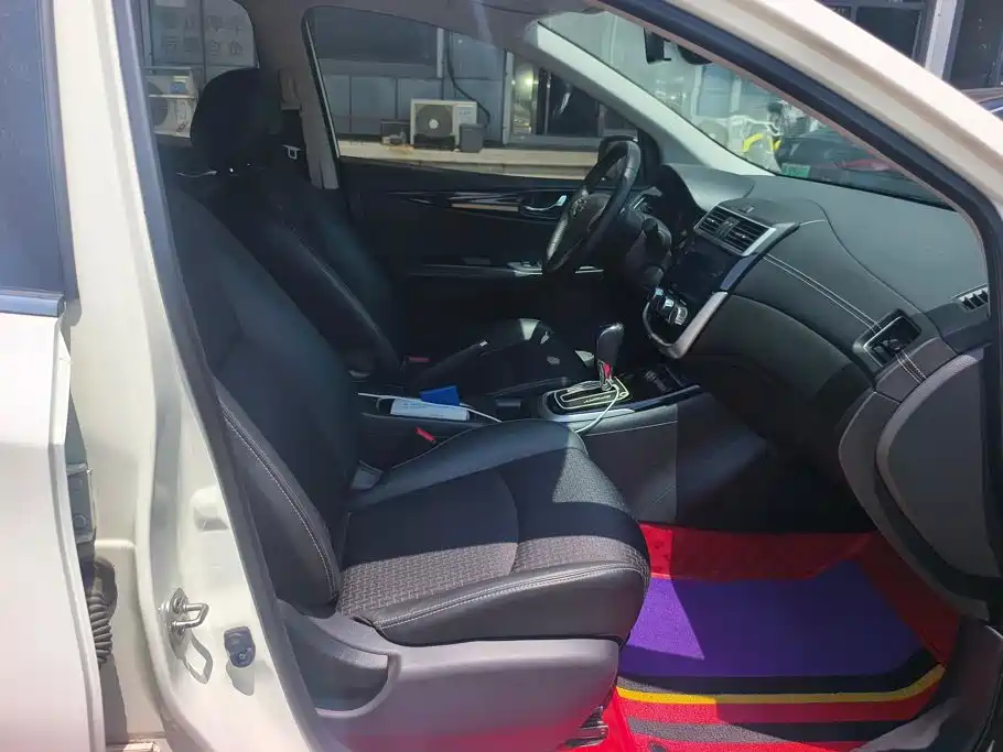 Nissan Tiida 2020 1.6L CVT