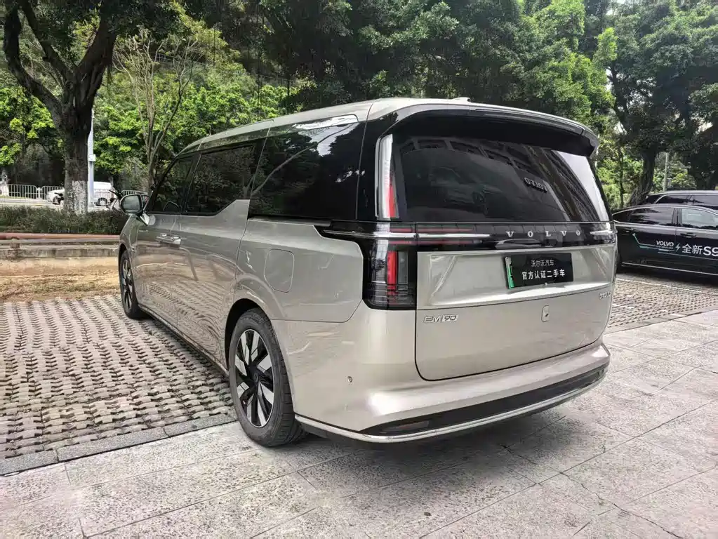 Volvo EM90 — миниатюра 18
