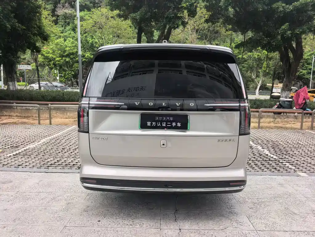 Volvo EM90 — миниатюра 19