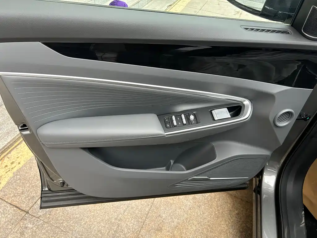 GEELY AUTOMOBILE BOYUE