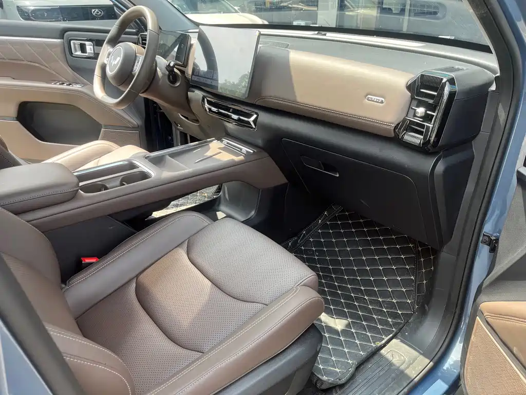 Wuling Xingguang 560 New Energy — миниатюра 9