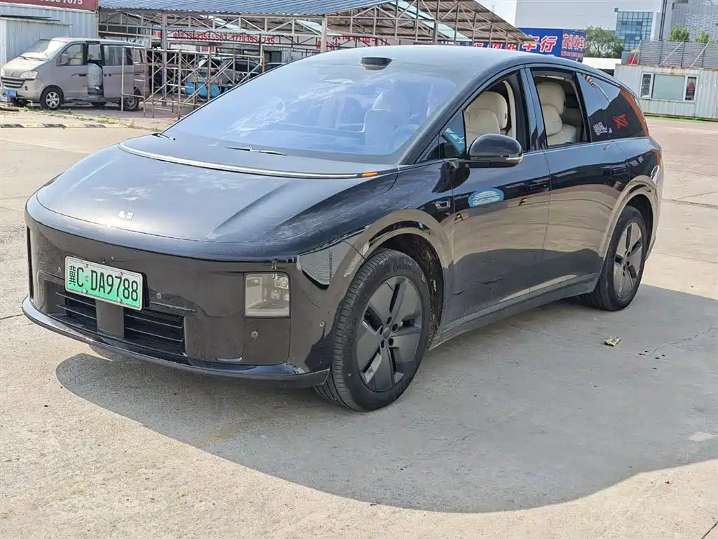Li Auto i8