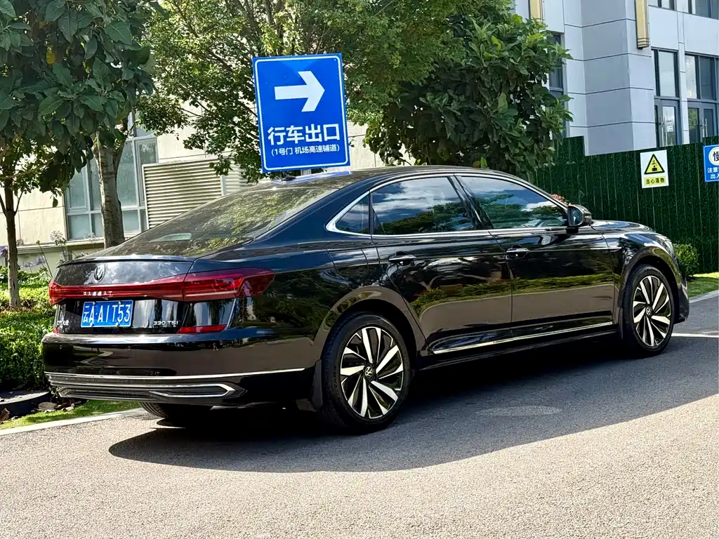 Volkswagen Passat 2022 330TSI Elite