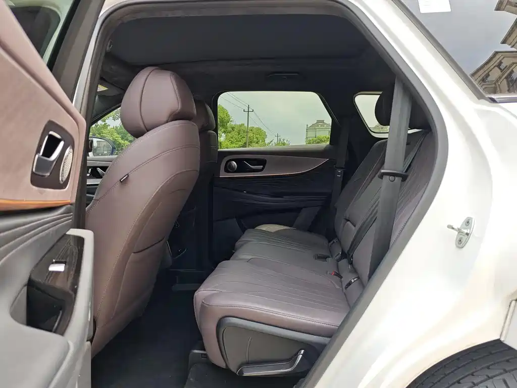 Chery Tiggo 9 9 2025 2.0T DCT 5 мест