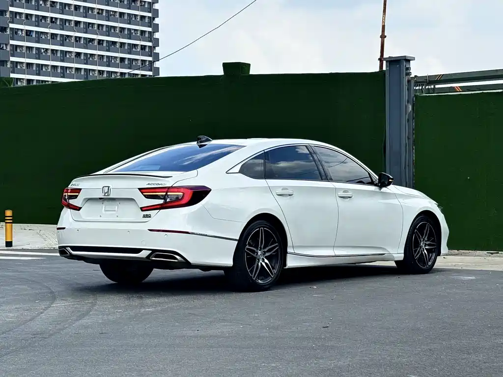 Honda Accord — миниатюра 6