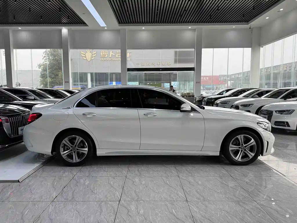 MERCEDES-BENZ C CLASS