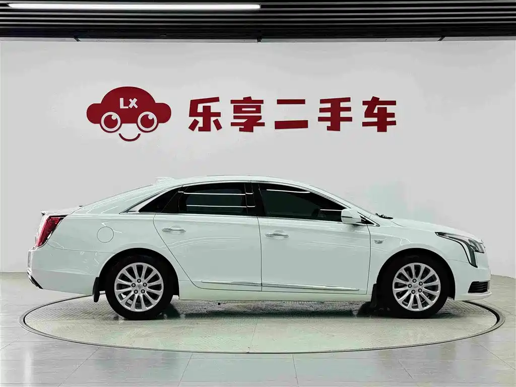 Cadillac XTS 2018 28T