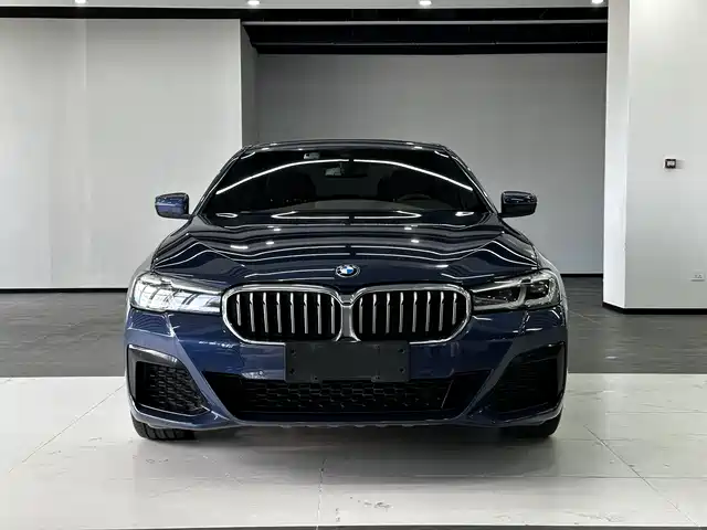 BMW  5 SERIES 2022