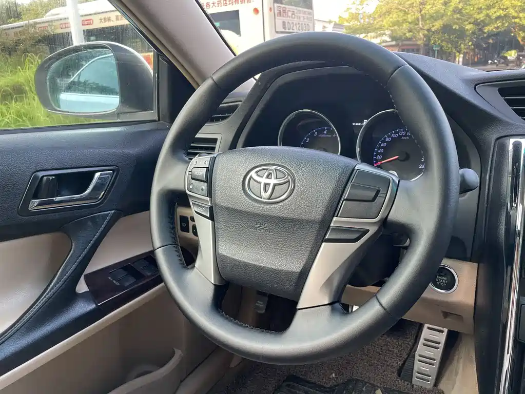 Toyota Reiz 2010 2.5V