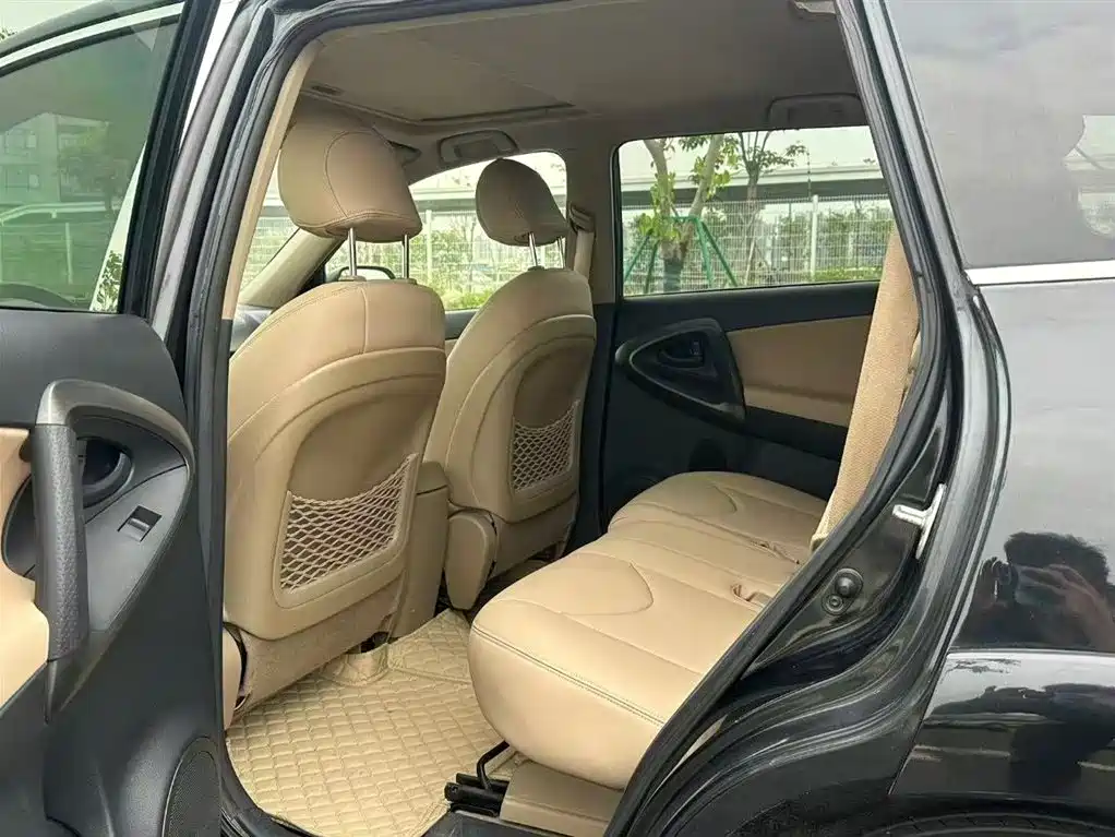 Toyota RAV4 2012 2.0L AT