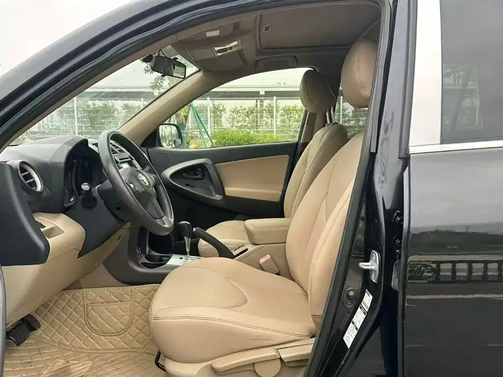 Toyota RAV4 2012 2.0L AT