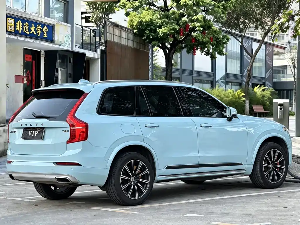 Volvo XC90 2018 T6 7 мест
