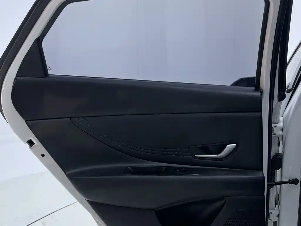 Hyundai Elantra 2022 1.5L CVT LUX Luxury