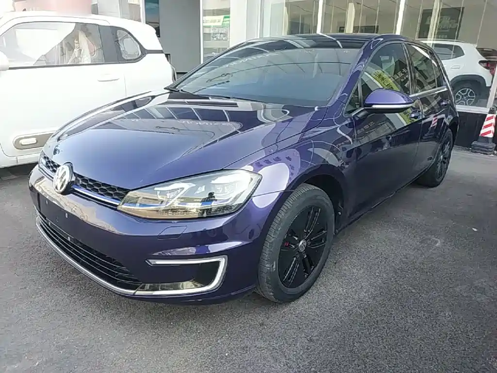 Volkswagen Golf EV — миниатюра 2