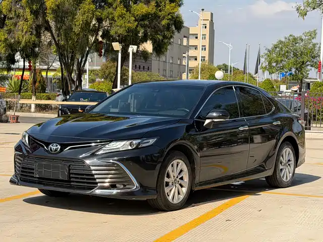 TOYOTA CAMRY