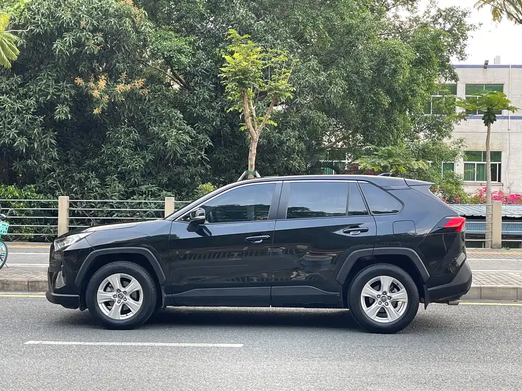 TOYOTA RAV4 RONGFANG