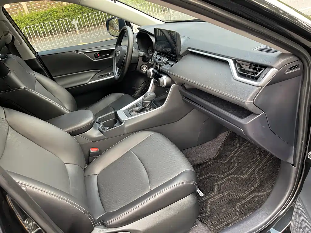 TOYOTA RAV4 RONGFANG