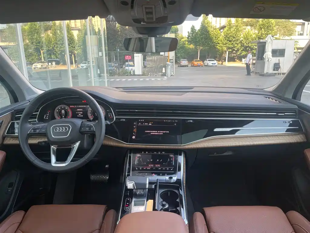 Audi Q7 2025 55 TFSI quattro S line Luxury